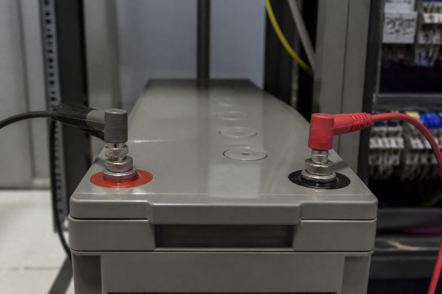 Impedance probes on a VRLA jar post